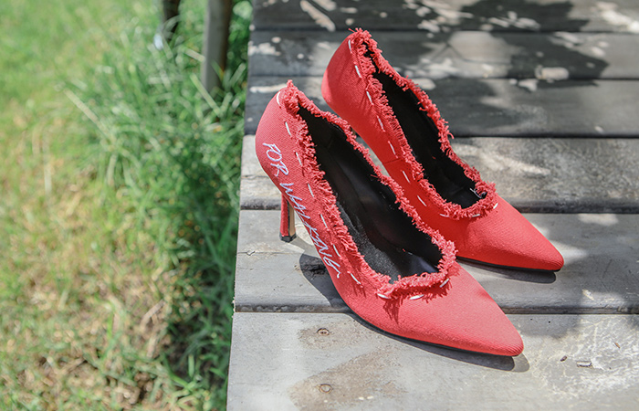 [模特穿42次]牛仔风格 裁剪 英文字母 超高跟