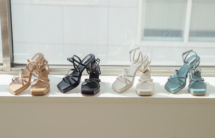 [模特穿43次]三个 线条 皮条/束带 高跟凉鞋