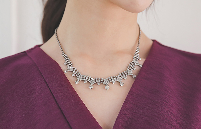 皇冠青铜色镶钻项链