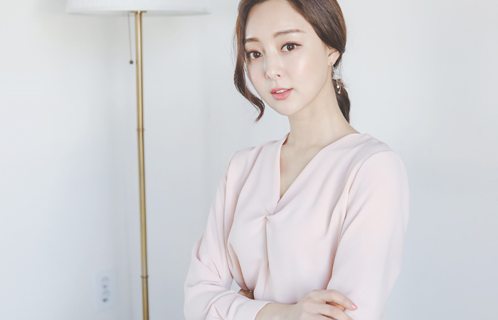 风车 V字领 扭曲 罩衫(spring)