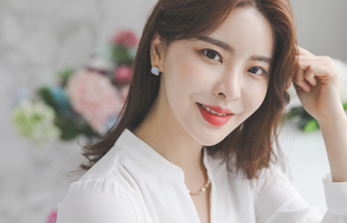 简单 金条装饰 V字领 细褶 罩衫