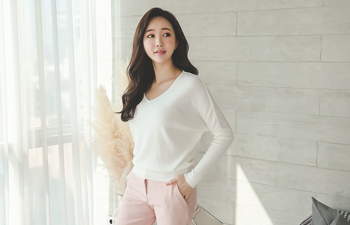 基本的V字领射线针织衫