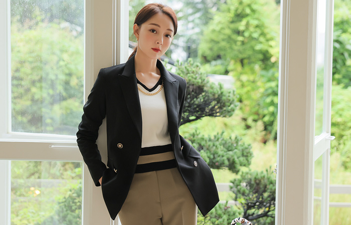 尖角翻领 黄金环 双排扣 夹克