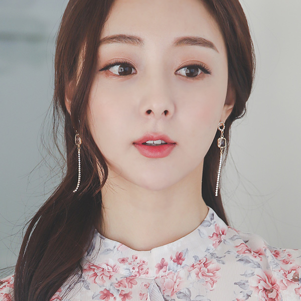 镶钻吊坠长款耳环