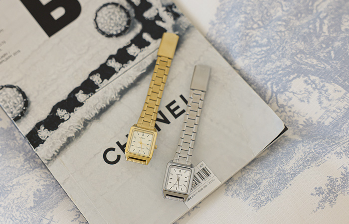 CASIO 简单 方形 金属 手表