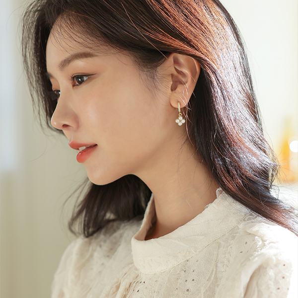 花纹 珍珠 镶钻 点缀 迷你 耳环