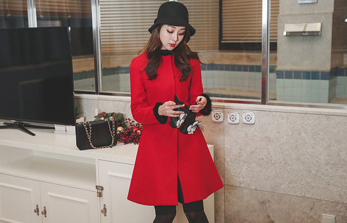 女士水貂花边呢子大衣