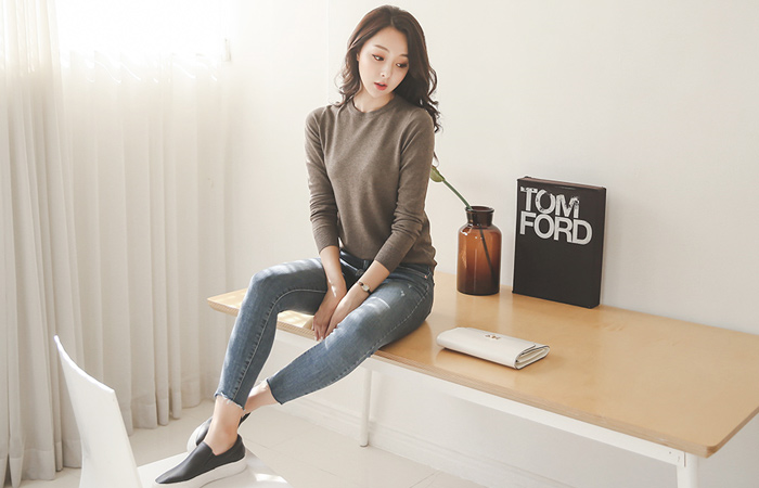 基本的羊毛缓存圆领针织衫