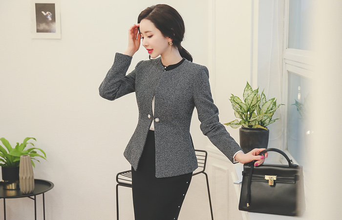 四舍五入回褶珍珠扣外套