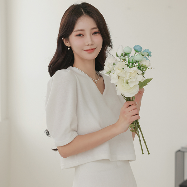 蓬松。 拉绒 泡泡袖 袖 7分裤 T恤衫