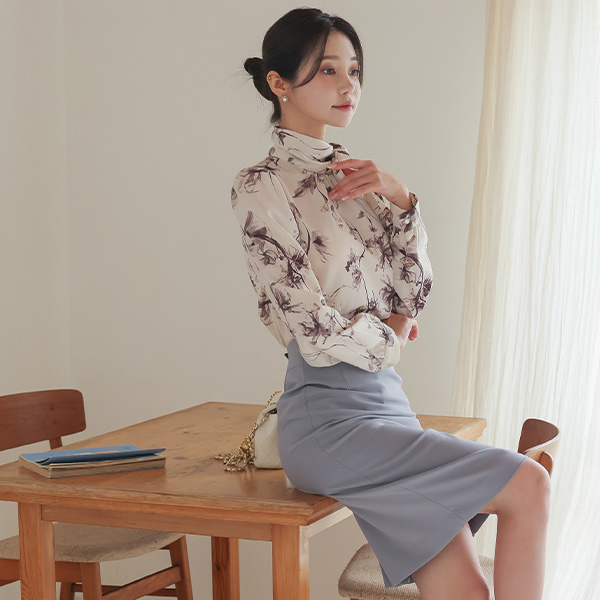 优雅 花纹 印染 围巾领 罩衫