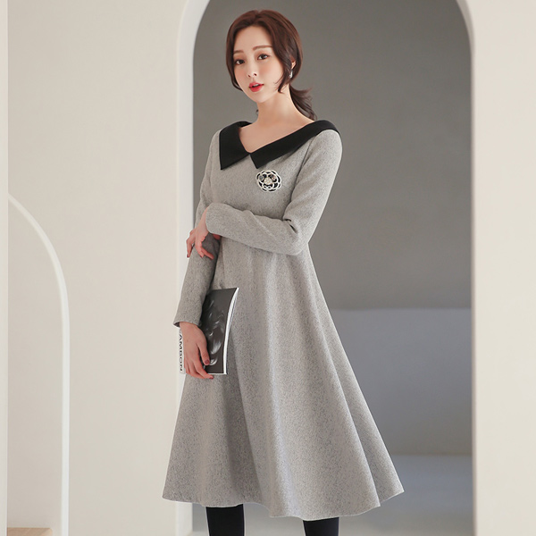 平领 配色 深v领 喇叭 连衣裙