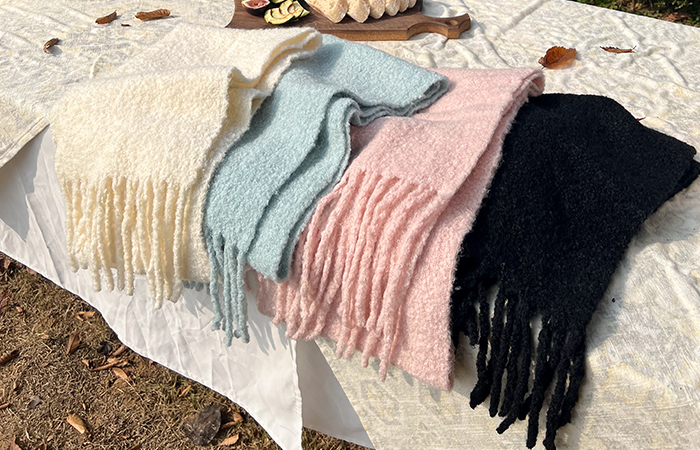 柔软的 羊毛&羊驼毛 结子花式 素色 围巾