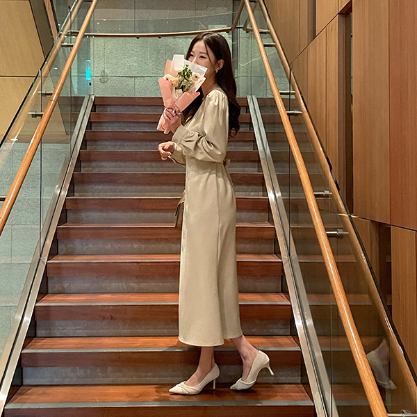 Mine 褶皱 V字领 后面蝴蝶结 弹力 美人鱼 连衣裙