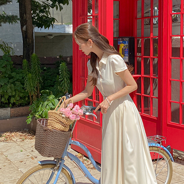 Mari 翻领 褶边 腰带 连衣裙