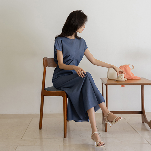 自然 褶皱 牛仔色 连衣裙