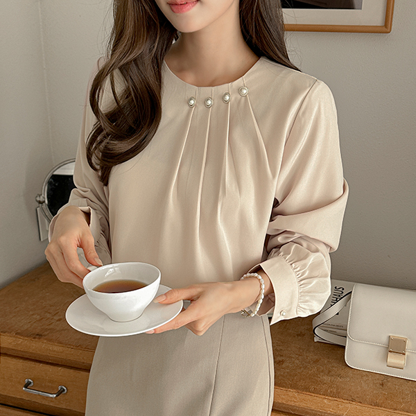 优雅 珍珠 细褶 Creamy 罩衫