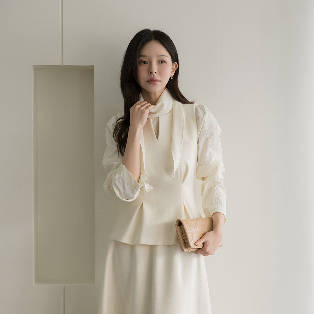 安娜 羊毛 拉绒 马甲 Set-up 罩衫(+腰带)