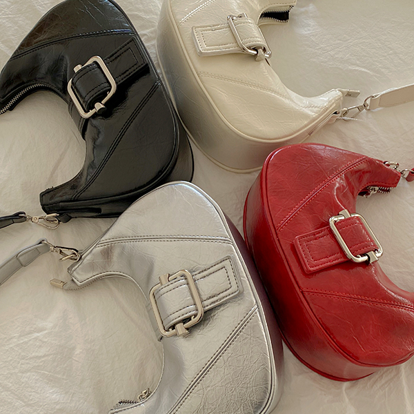 咔嚓咔嚓 方形 带扣 肩包