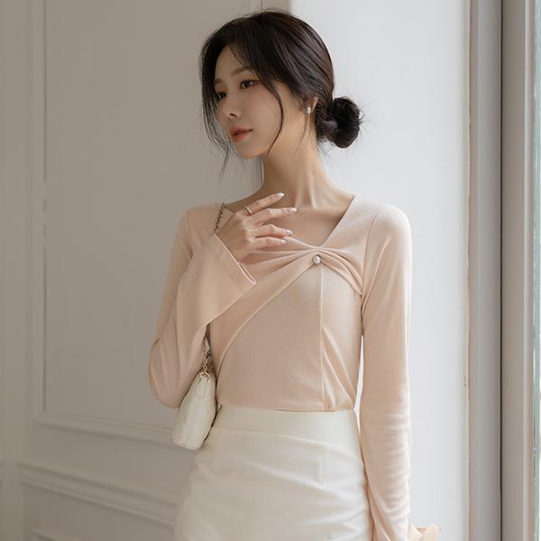 女性化的 双 珍珠 褶皱领 T恤衫