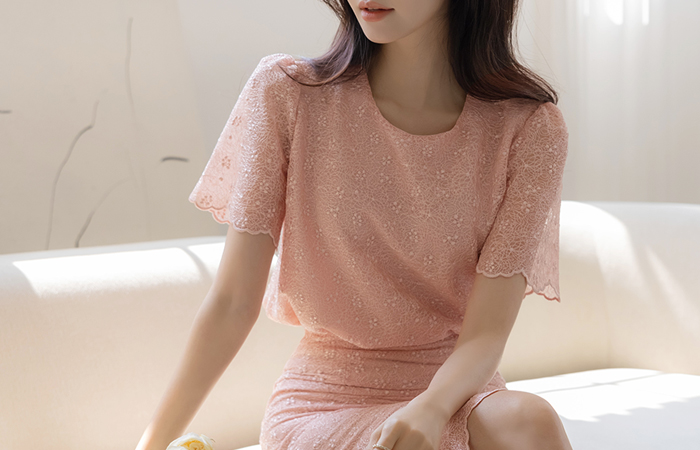 女性化的 蕾丝 波浪卷 Set-up 罩衫