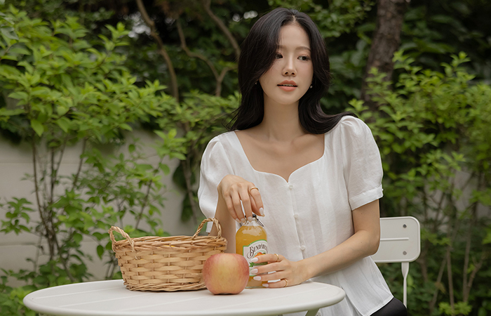 最少 爱心 方领 泡泡袖 罩衫