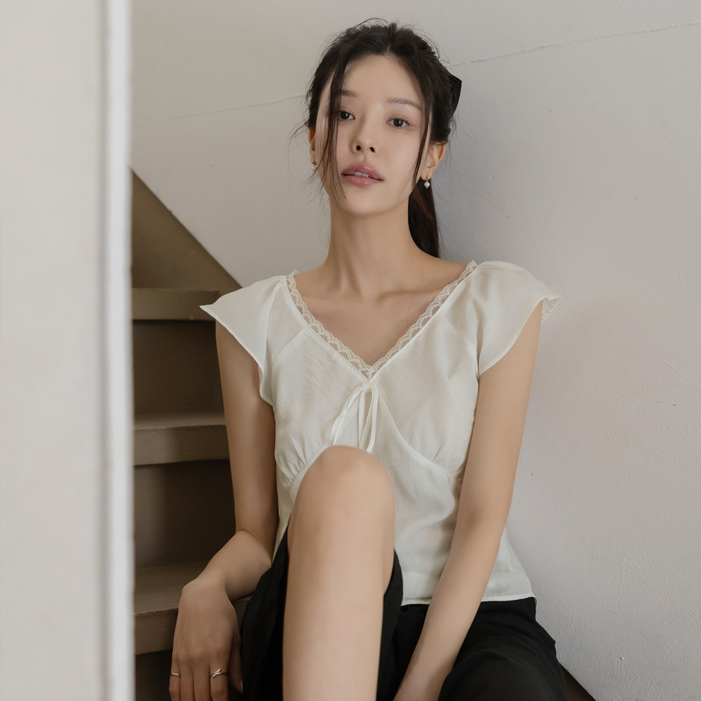 浪漫 蕾丝 蝴蝶结 帽檐袖 罩衫