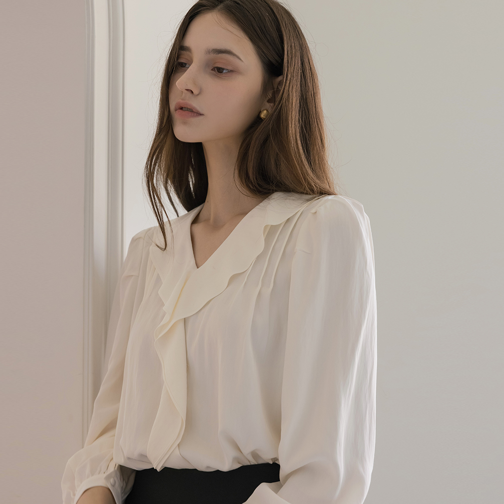 女性化的 褶裥 罩衫