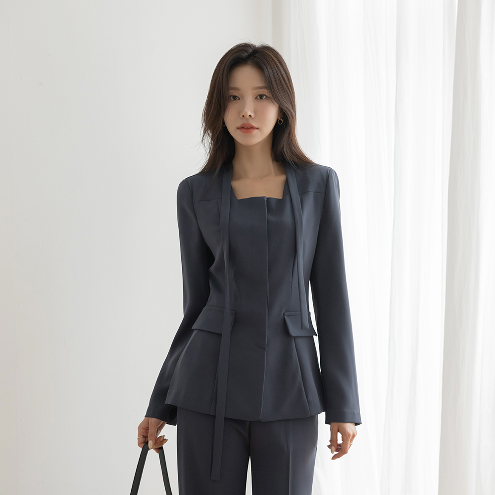 劳拉 方领 Set-up 夹克(+围巾)