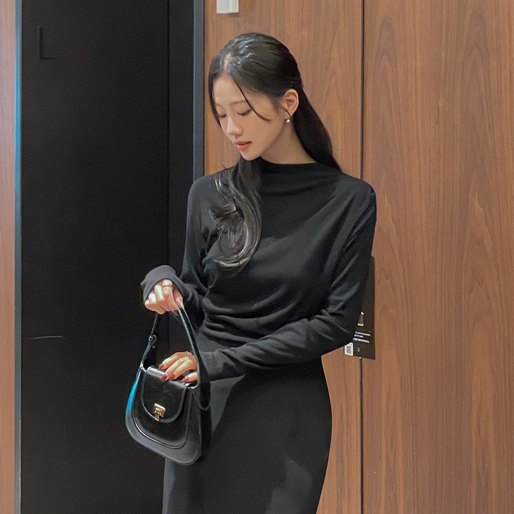 半高领 披盖 褶皱 T恤衫