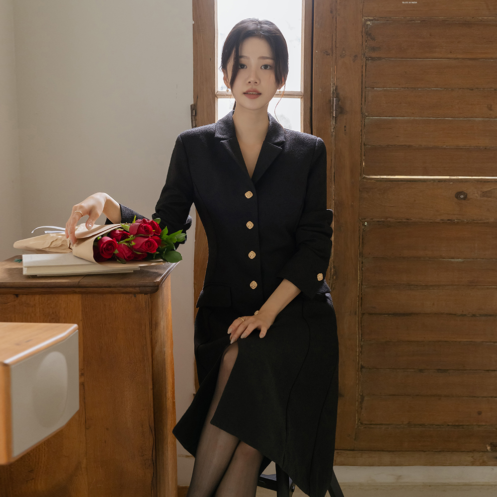 翻领 金色纽扣 A字型 粗呢 连衣裙