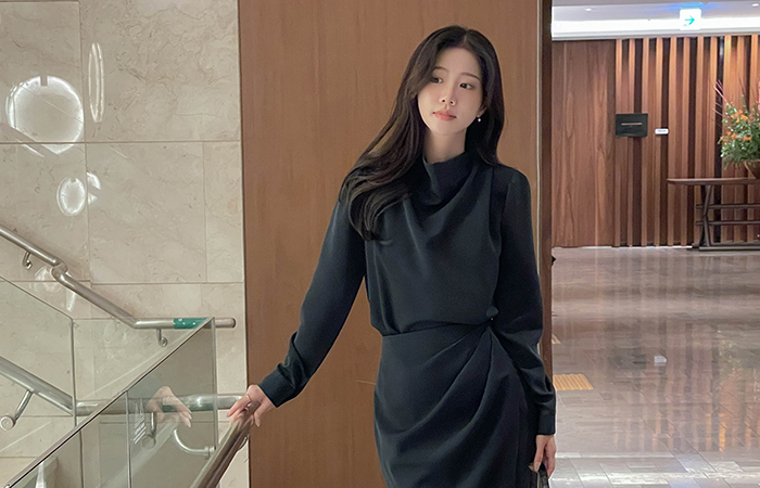 丝绒 喇叭式 半高领 Set-up 罩衫