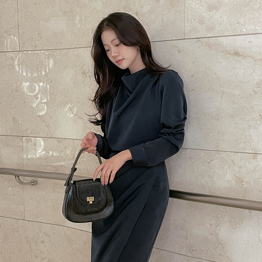 丝绒 喇叭式 半高领 Set-up 罩衫