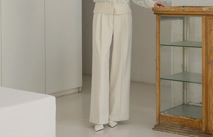 稍厚的 细褶 宽绰 拉绒 宽松长裤