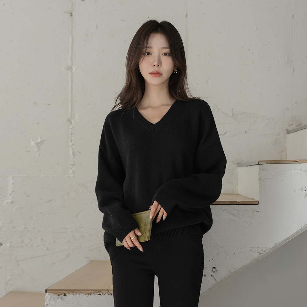 V领 稍厚的 宽松 羊毛 针织衫