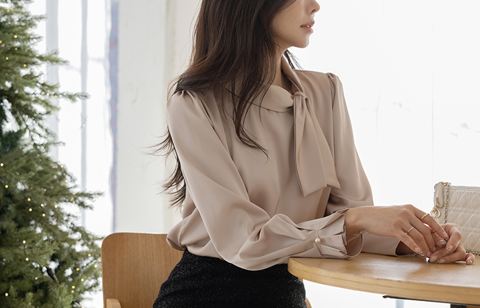 围巾领 绸缎 罩衫