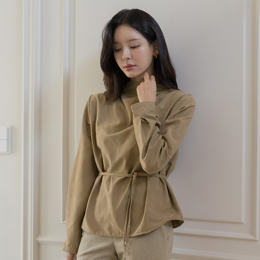 丝绒 半高领 后侧纽扣 罩衫(+腰带)