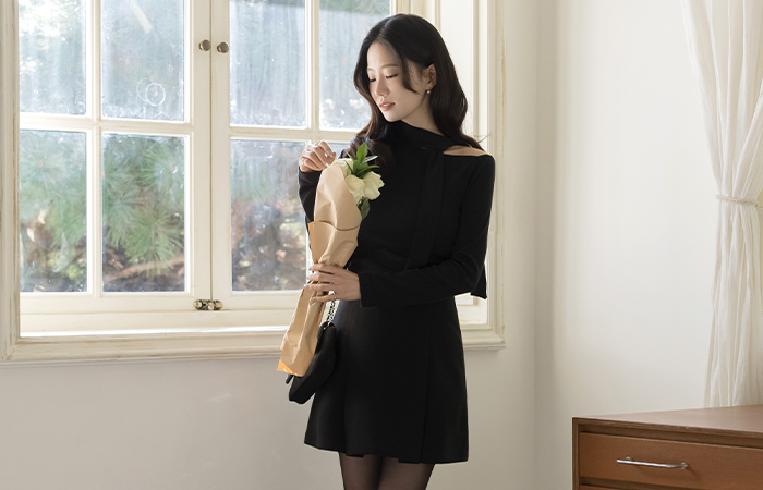 领带 敞开式 开叉 褶皱 T恤衫