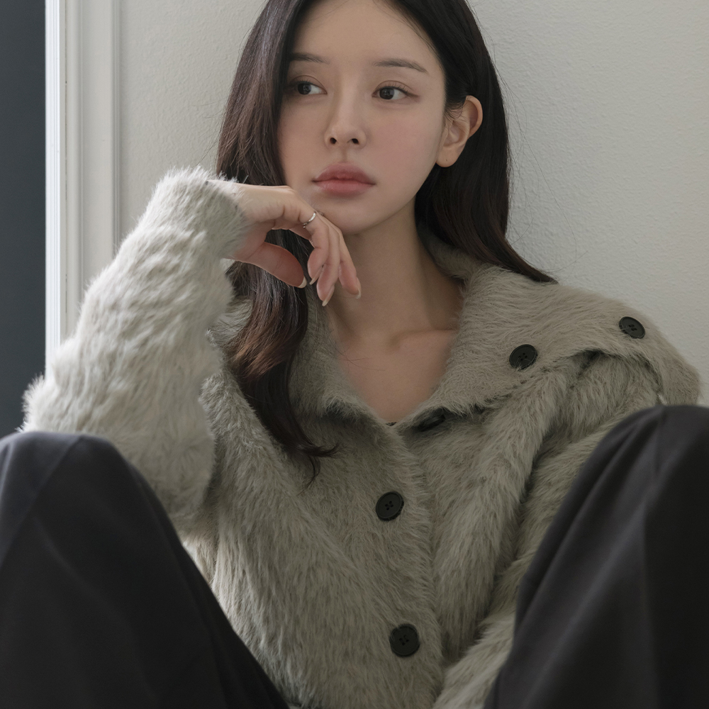 高龄 柔软的 ODE 针织衫 开衫