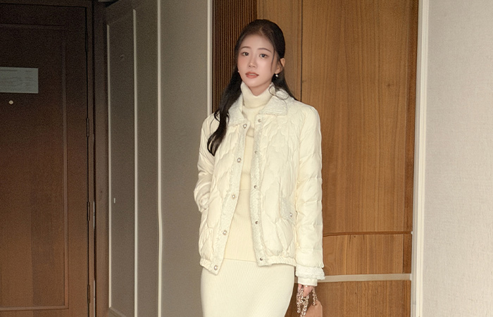 女性化的 3piece 针织衫 SET