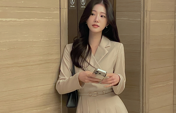 修身 翻领 褶边 连衣裙(+腰带)