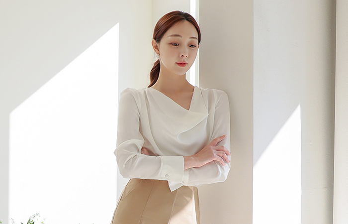 绸缎 悬垂式 堆领 罩衫