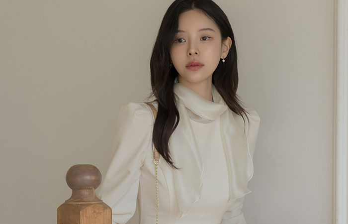 女性化的 围巾领 A字型 连衣裙