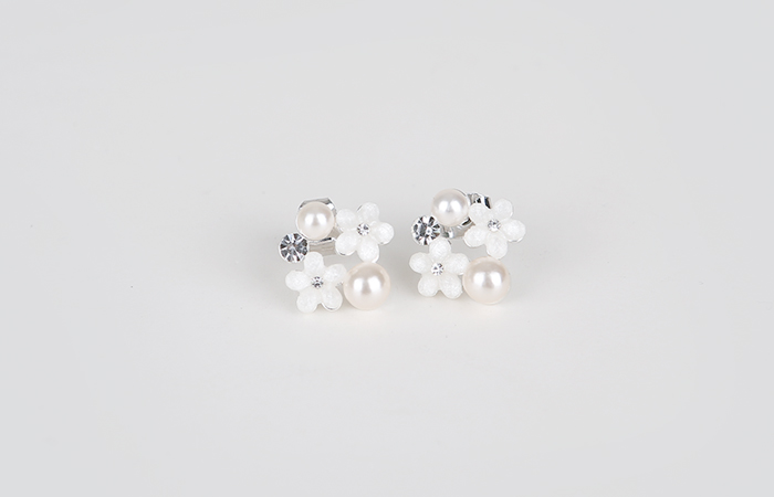 打击拇指珍珠耳环