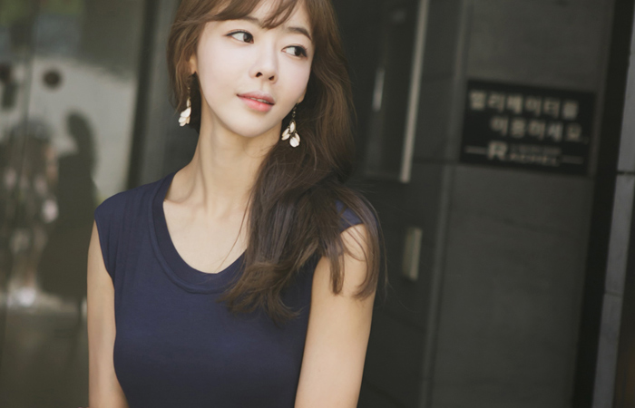 艾米利亚帽袖长款连衣裙