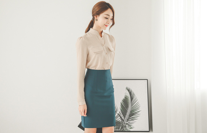 双口袋半开立领女衬衫