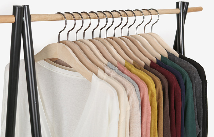 四季颜色基本的长款开衫