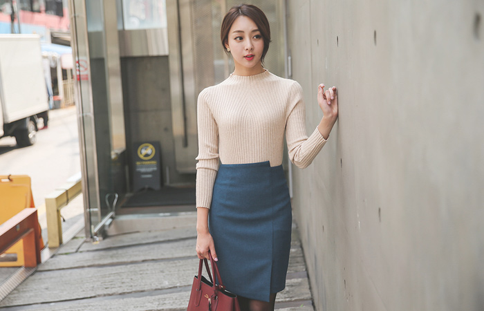 叶子漏斗颈部柔丝长款针织衫