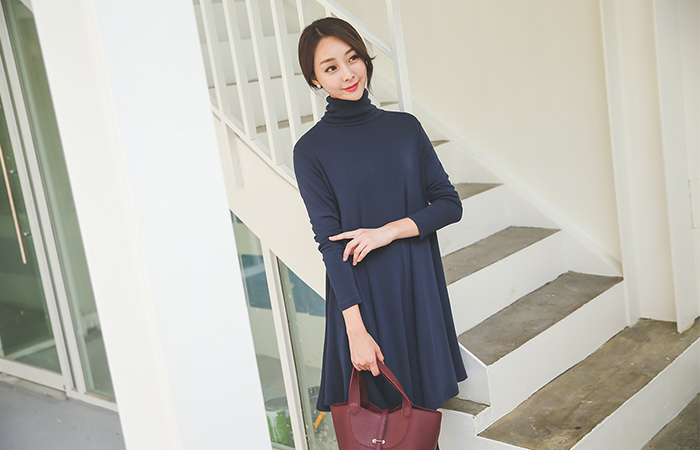 加绒领保波浪群/喇叭裙连衣裙