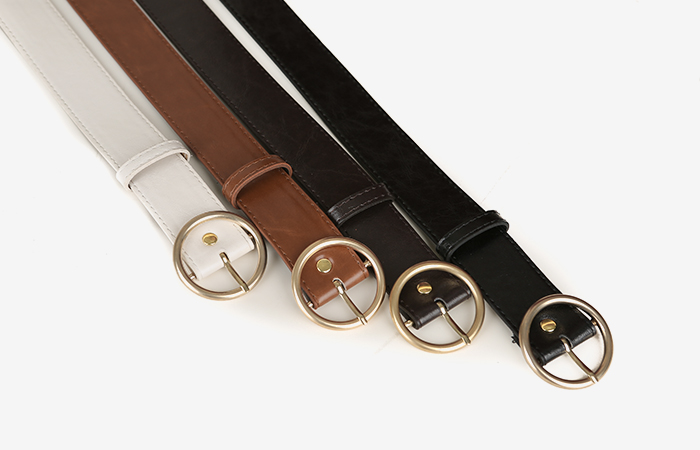 别致的金戒指皮腰带